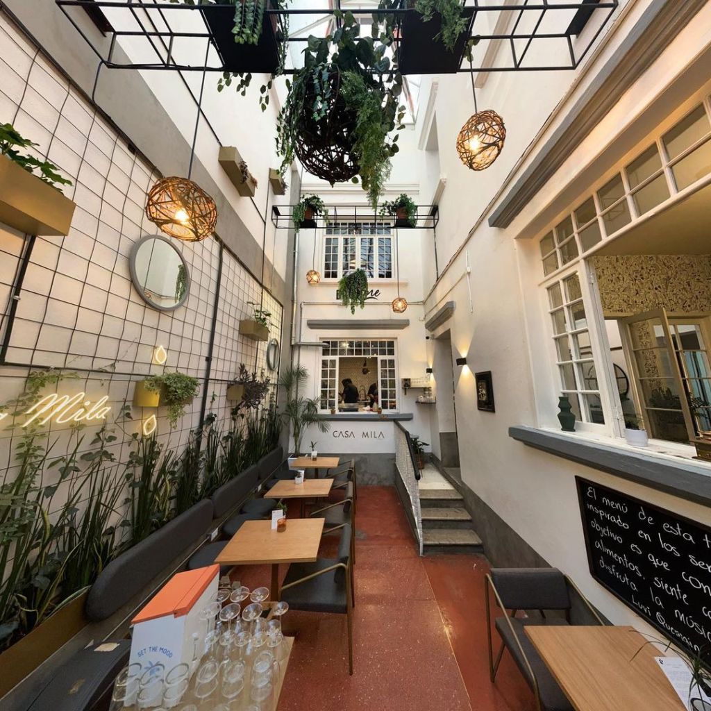 Casa Mila cumple un año y lo celebra recibiendo nuevo menú en su preciosa terraza