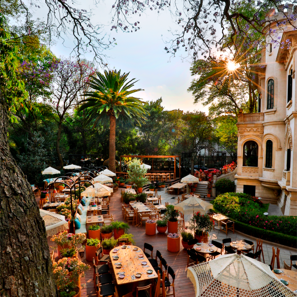 Poema: el nuevo spot al aire libre con influencia de la cocina Nikkei en plena Condesa