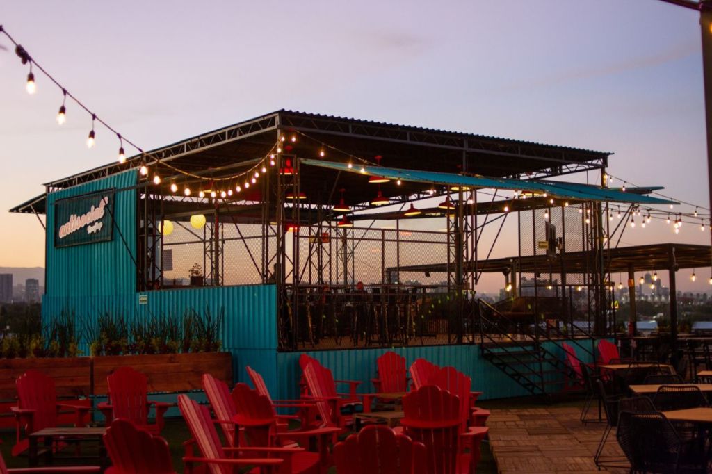 Antisocial Rooftop: la terraza y speakeasy con música electrónica dentro de un centro comercial en Coyoacán