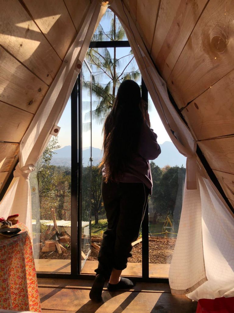 Monina: camping en la montaña con racers y senderismo