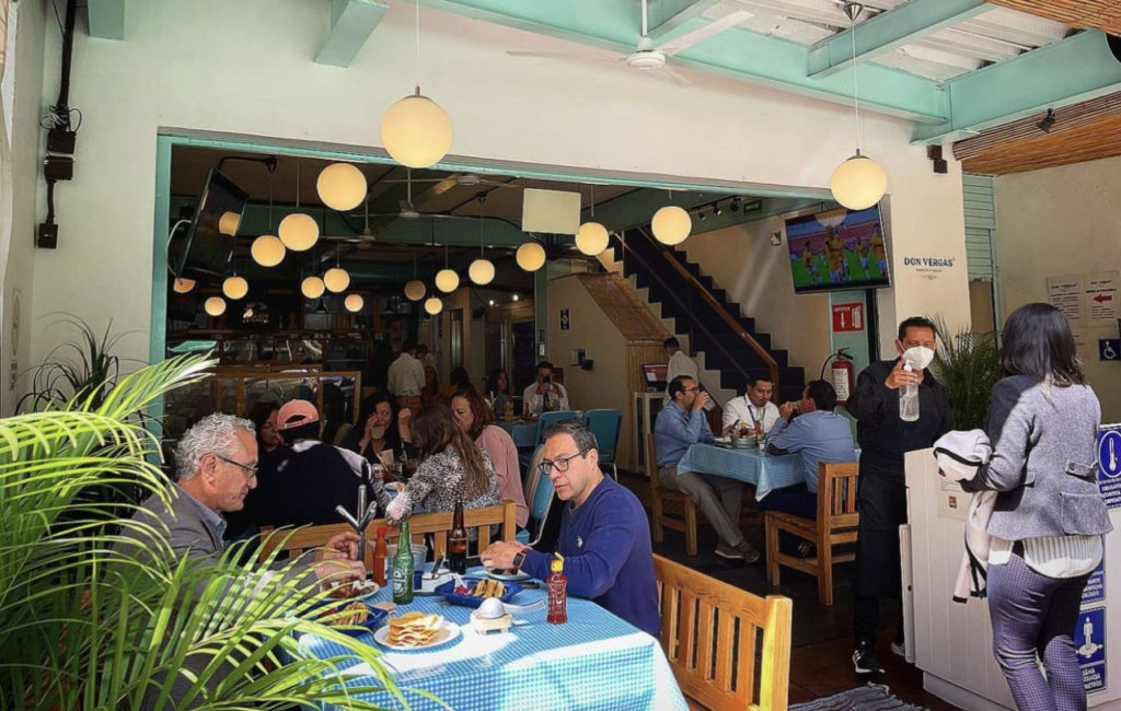 Este restaurante pasó de un local en el Mercado de San Juan a un spot imperdible para comer mariscos en la CDMX