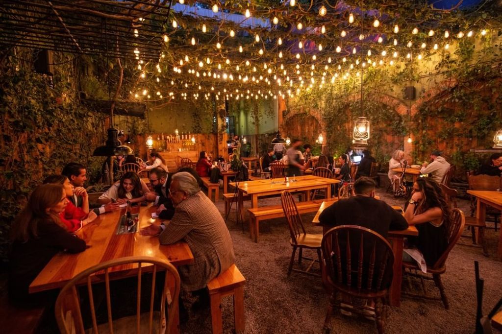 En estos jardines románticos de la CDMX podrás disfrutar una increíble cena maridaje