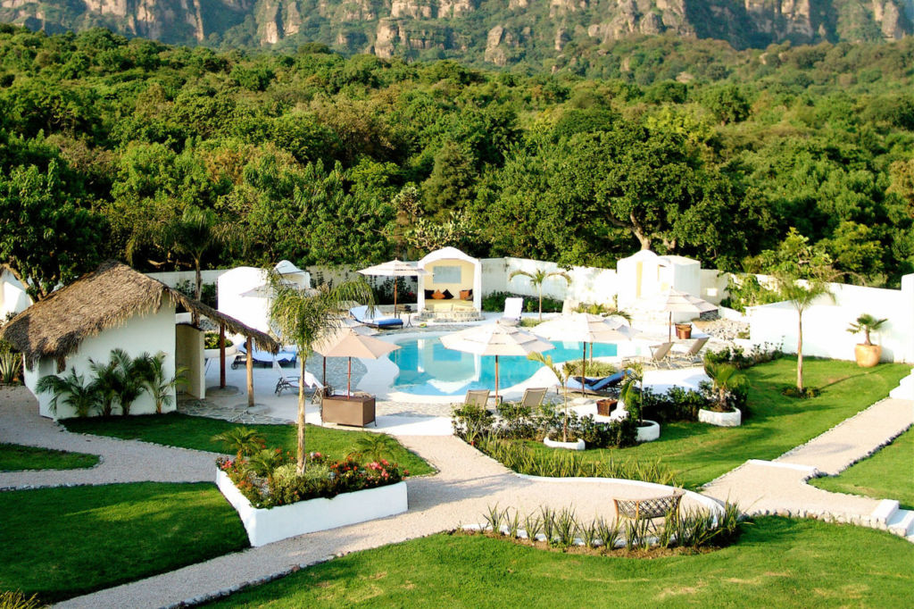 Este hotel entre montañas esconde un spa en una gruta secreta (y está a menos de una hora de la CDMX)