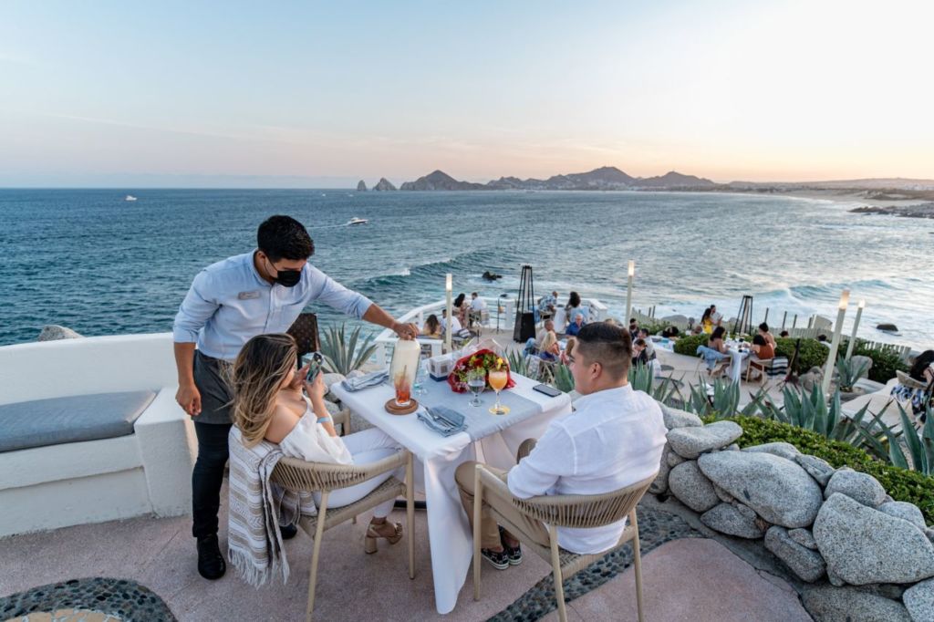 Sunset Monalisa: cena romántica en un acantilado con la mejor vista del mar mexicano