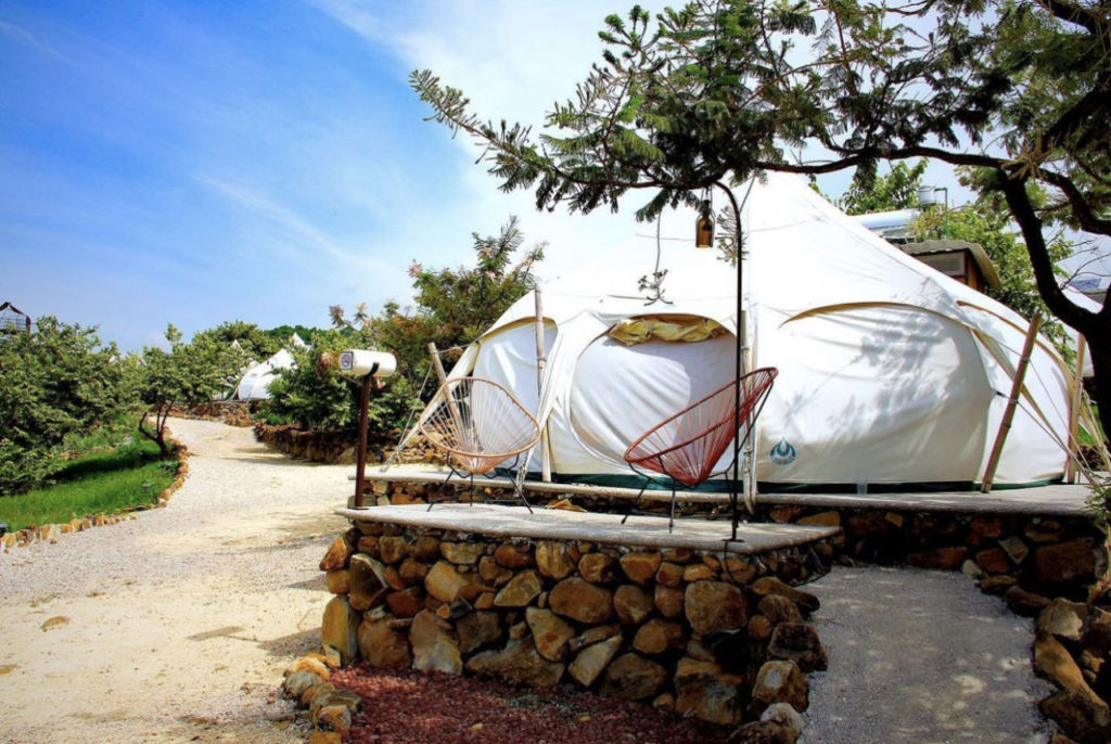 Tendo: glamping de lujo entre fogatas y un lago privado a 2 horas de la CDMX