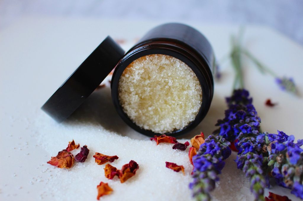 Prepara estos exfoliantes con flores en casa y disfruta de su aroma refrescante el fin de semana