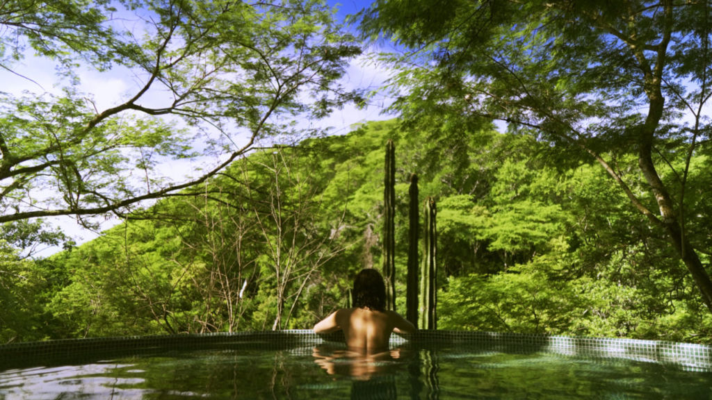 Delta: el hotel en la montaña de Huanacaxtle que tiene una alberca increíble