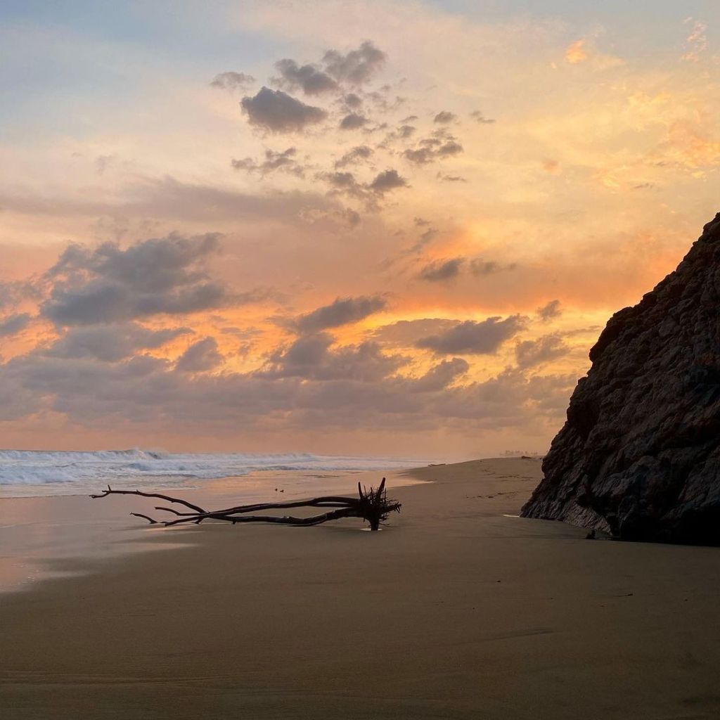 5 playas que tienes que conocer en Colima (aguas tranquilas, comodidad y privacidad)