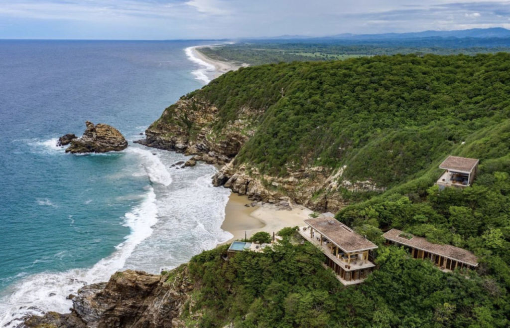 Viajes en pareja: esta casa ubicada en un peñasco de Playa Mazunte será el escape perfecto