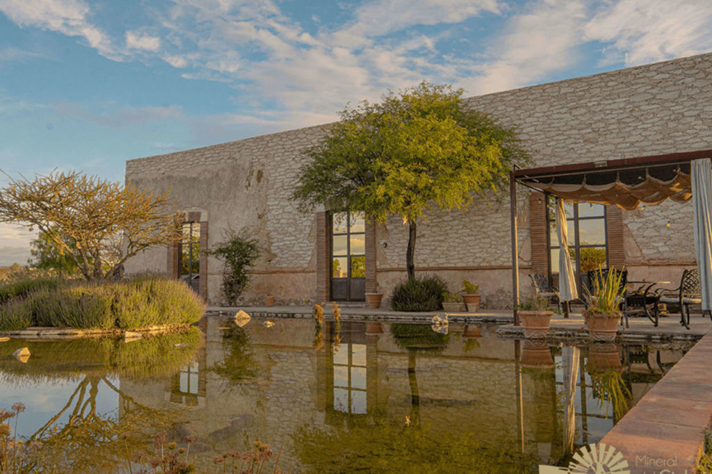 Mineral del Cielo: las cabañas de diseño construidas sobre una mina del siglo XIX