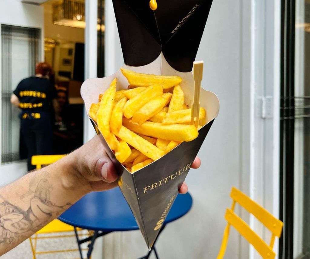 ¡Llegaron las papas fritas belgas a la CDMX! Y es el spot perfecto para disfrutar cervezas y snacks holandeses