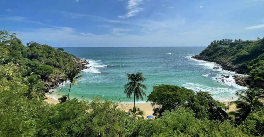 Carrizalillo: la playa de arena dorada y agua azul turquesa con las mejores olas para hacer surf