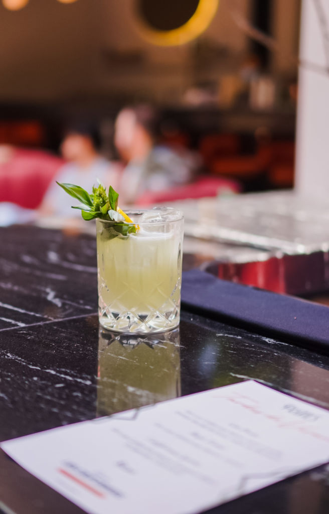 Tienes que probar esta ginebra artesanal libre de fronteras y de carácter botánico