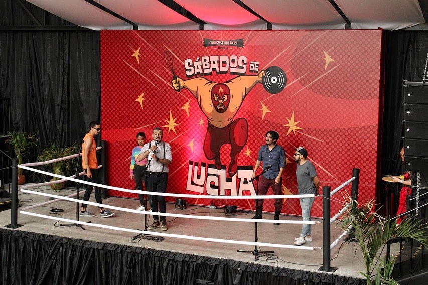 ¡Llegan los sábados de luchas y hamburguesas! Y son tan divertidos como te imaginas