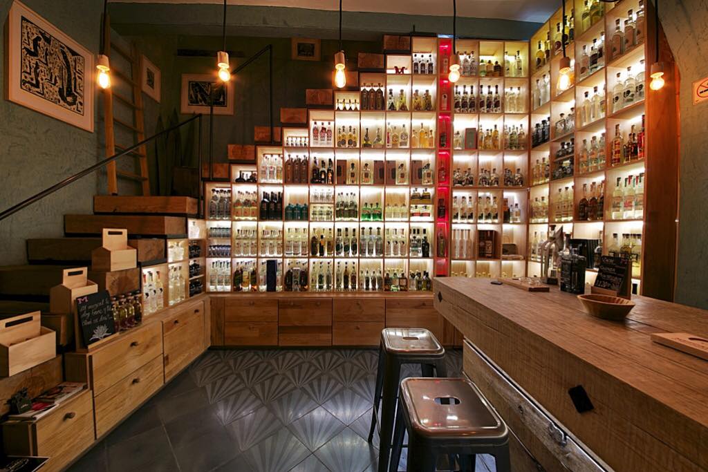 8 mezcalerías en Oaxaca donde conocer todo sobre este destilado ancestral