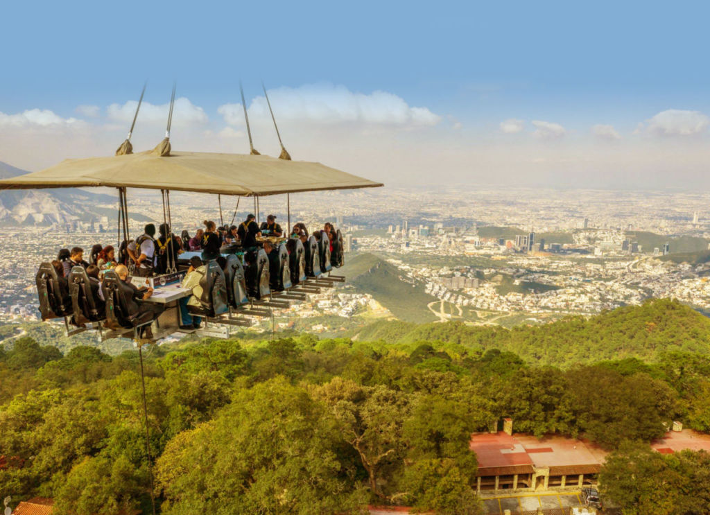 ¿Cenar en una grúa? Es más cool de lo que imaginas y te decimos dónde vivirlo en la CDMX