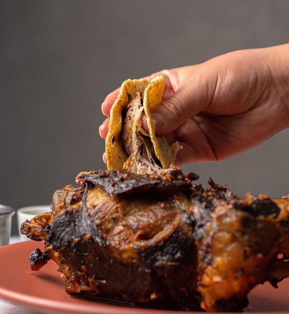 Este restaurante en Cholula hace su propia charcutería y además tienen los emparedados de brisket más monchosos de la vida