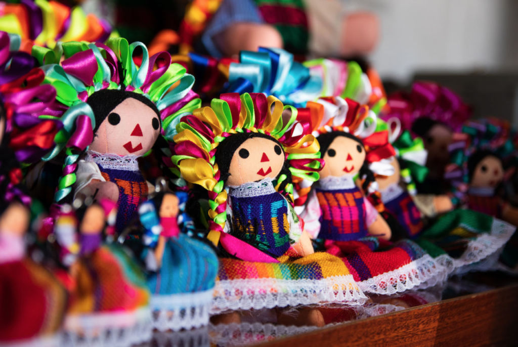 Amealco tiene un colorido taller en donde podrás hacer tu propia muñeca Lele 