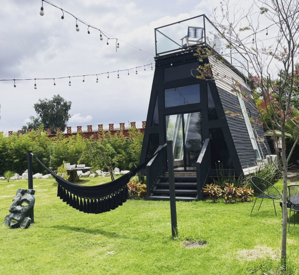 Esta Villa Alpina tiene las vistas más espectaculares a las Pirámides de Teotihuacán (con espectáculo de globos aerostáticos al amanecer)