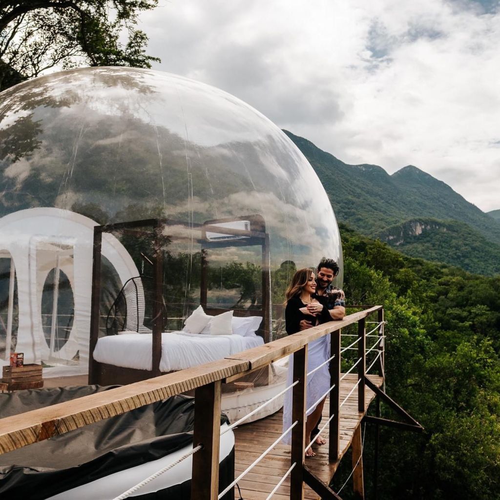 Descubre el ‘bubble glamping’ con jacuzzi más romántico de México