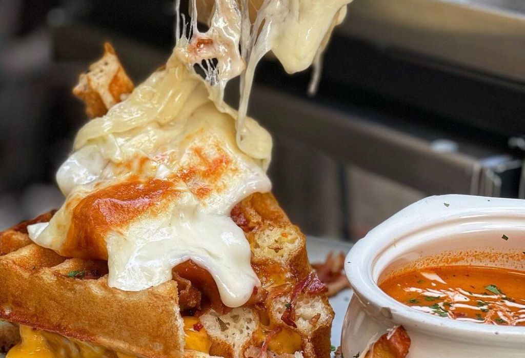 7 localitos, esquinitas y terracitas para fanáticos del queso en la CDMX