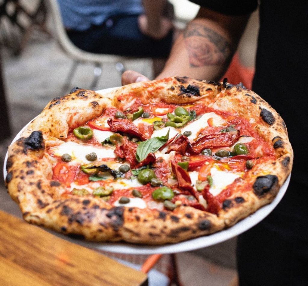 7 sitios donde pedir pizza a domicilio (que no sea Domino’s) para una tarde de lluvia y Netflix