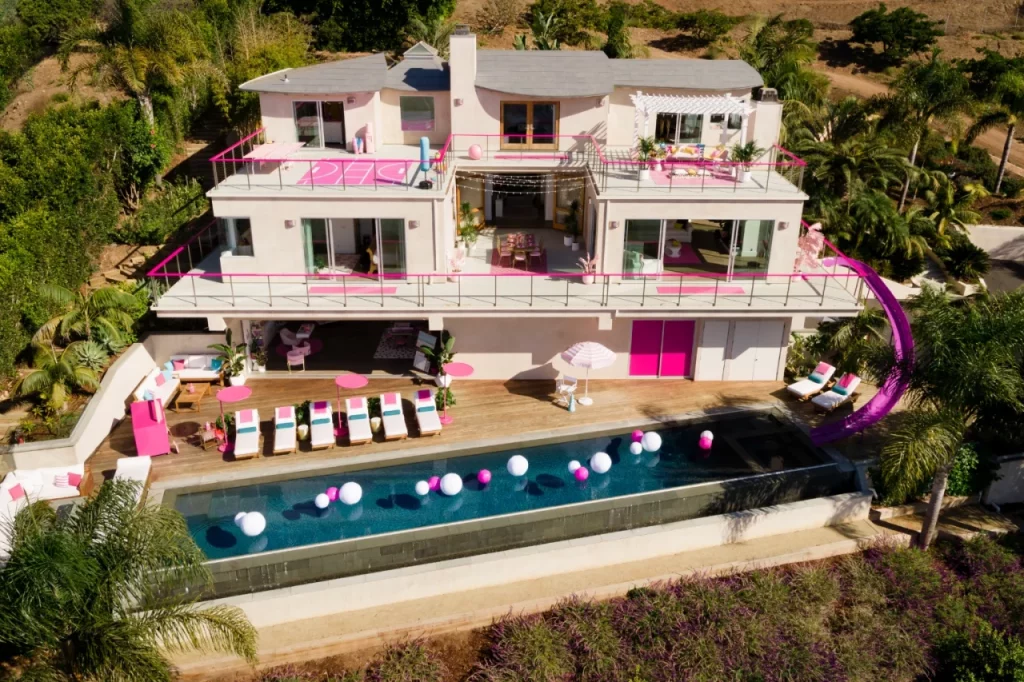 La Dreamhouse de Barbie que tenías de niña existe y la puedes rentar en Airbnb