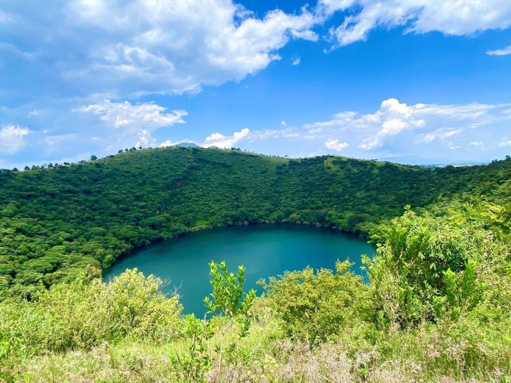 Este pueblito en México tiene un volcán con una alberca adentro (y es preciosa)