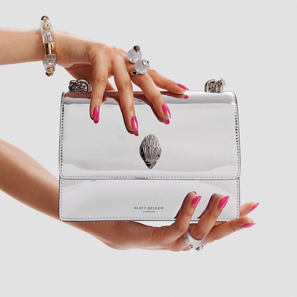 Todo lo que necesitas para brillar en las fiestas navideñas de este año (bolsos, accesorios, zapatos y más)