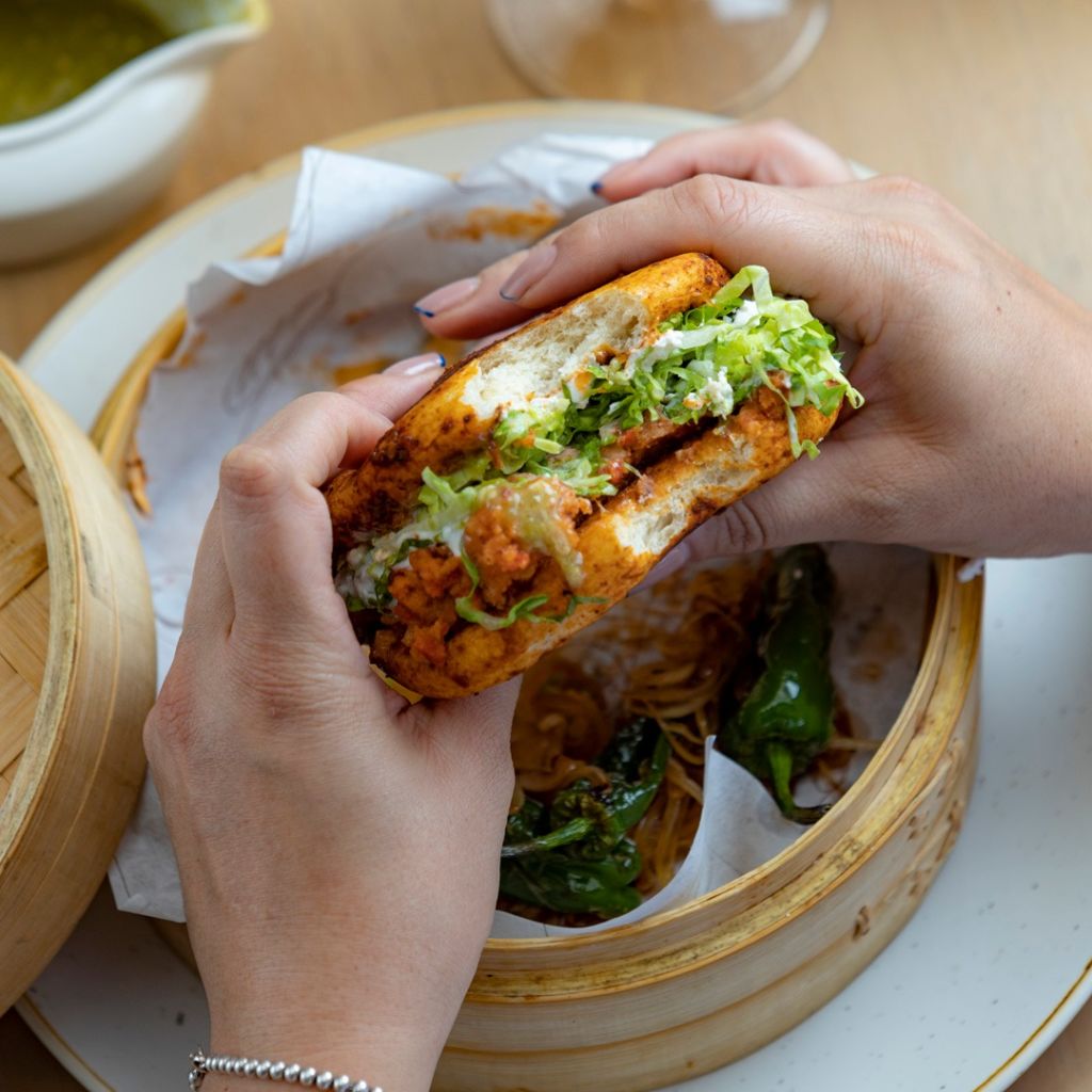 ¿Antojo de pambazos? Ve por uno a este precioso restaurante de la Roma 