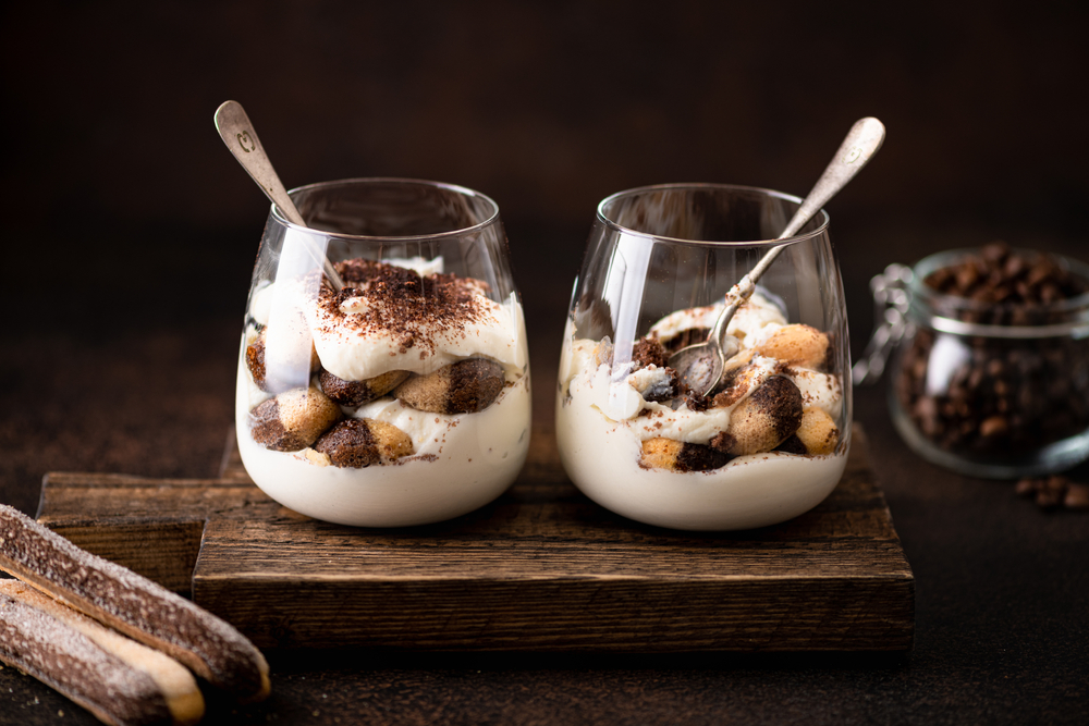 Lúcete con estos cinco postres fáciles de preparar para tus cenas con amigxs 