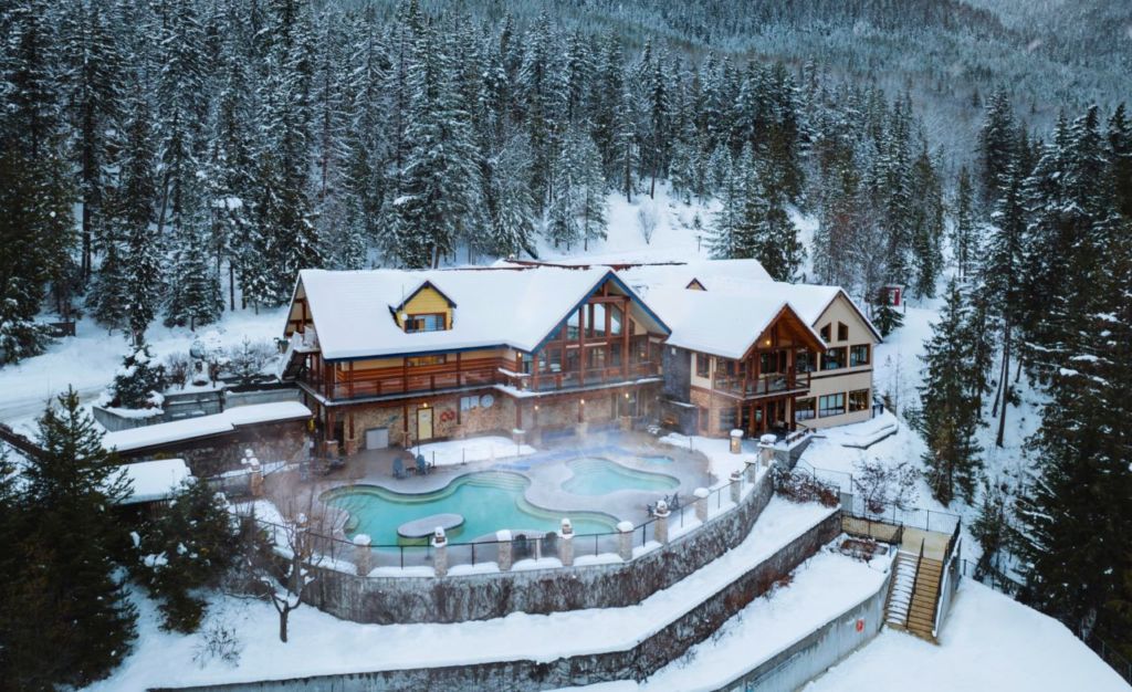 ¿Aguas termales rodeadas de nieve? 3 resorts perfectos para disfrutarlas