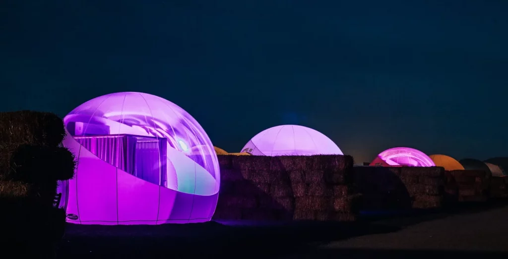 Duerme en una burbuja con las vistas más bonitas de un viñedo en Baja California