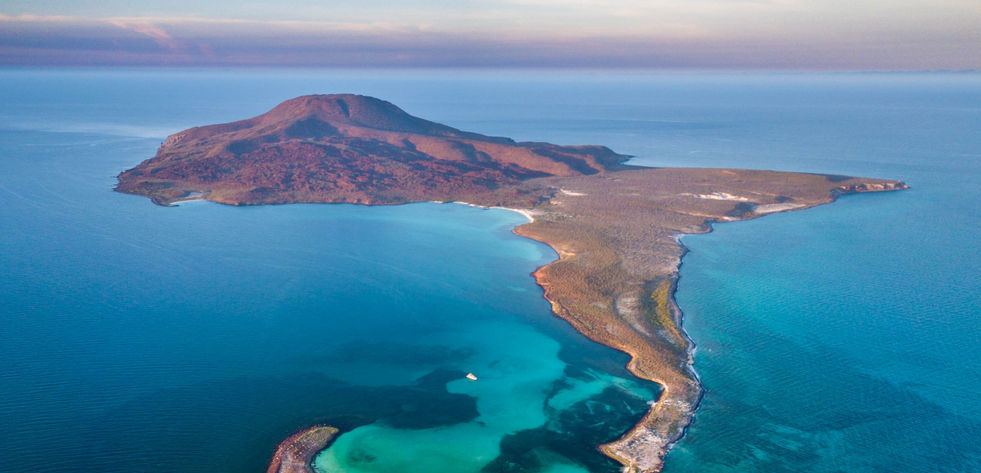 Esta isla de aguas azul turquesa se encuentra en un volcán inactivo de México