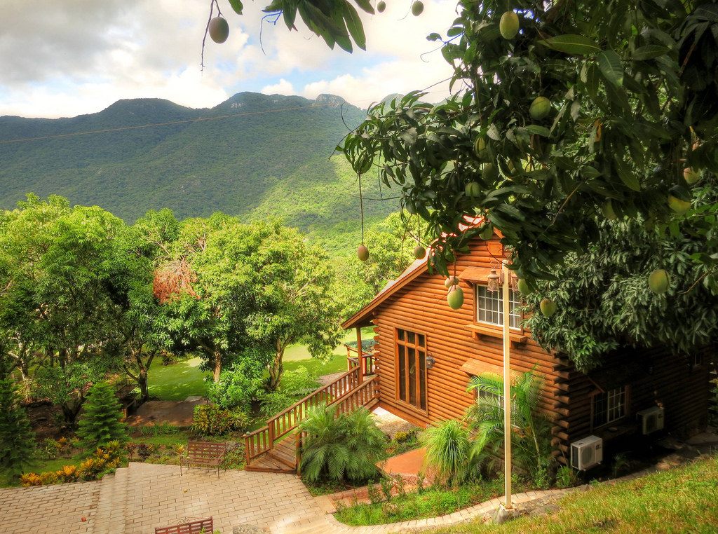 Duerme entre montañas, caballos y ríos en estas cabañas de la Reserva de la Biosfera El Cielo