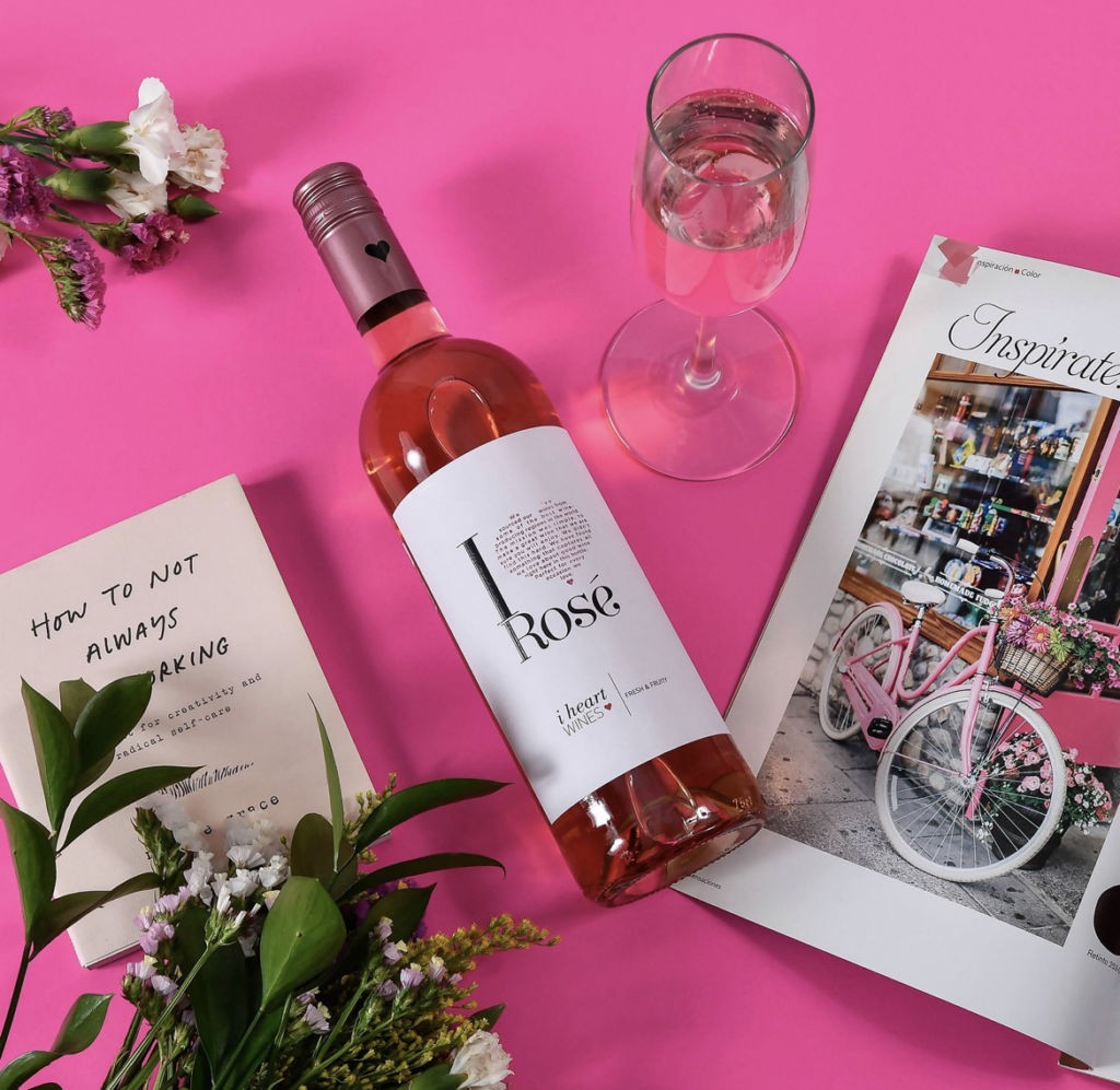 ¿Tienes 20 o 30? Estas botellas de vino (en tendencia) serán tus nuevas favoritas