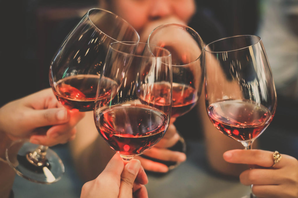 Existe una red social solo para amantes del vino (y vas a querer descargártela)
