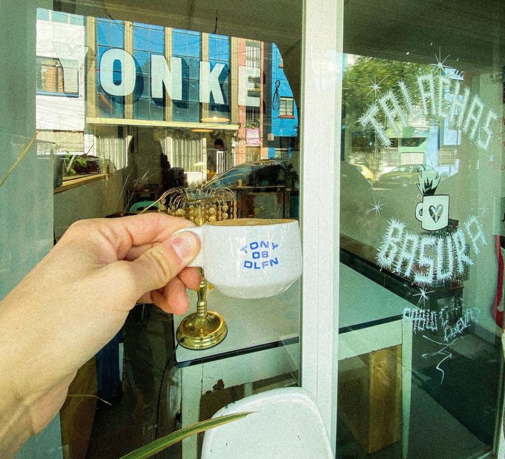 Conoce el club de café con bazares y exposiciones itinerantes en la CDMX