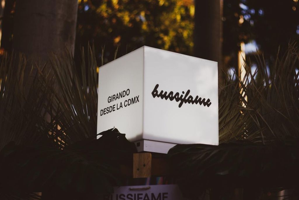 Bussifame: la nueva barrita de café con música y baile libre en la Juárez