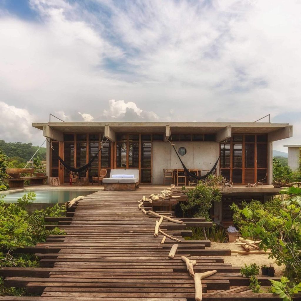 Estas casas de playa brutalistas en Puerto Escondido te volarán la cabeza con su belleza 