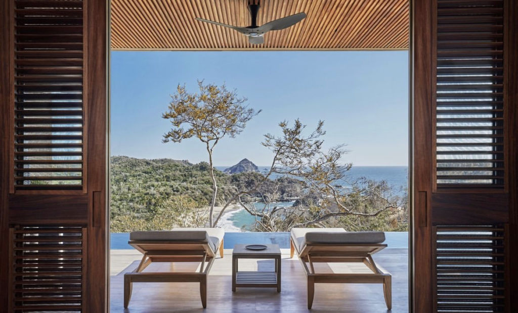 Cancela todo y reserva este hotel rodeado de playas vírgenes en Jalisco (no hay nada parecido)