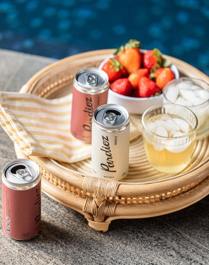 3 vinos en lata mexicanos que serán perfectos para tus reuniones del 2023