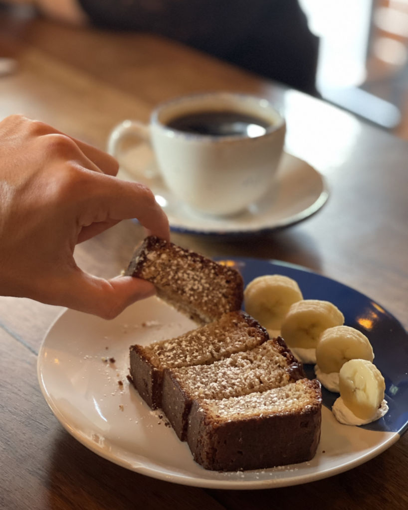 Receta de la semana: Panquecito de plátano con cacao troceado y café 