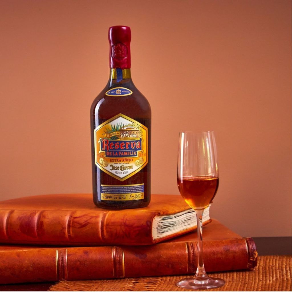 Descubre el primer tequila extra añejo Premium de México (querrás tenerlo en tu cava ya)