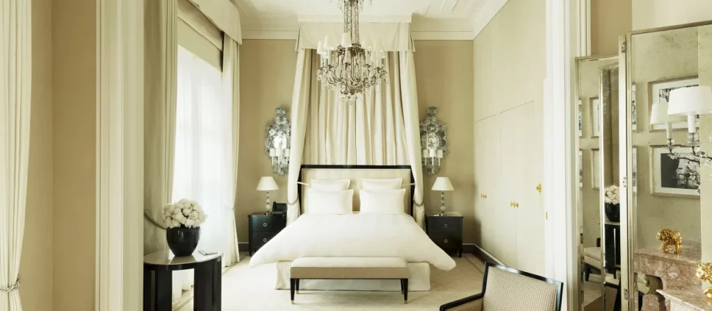 Coco Chanel vivió 34 años en esta habitación del Ritz de París (aún conserva su esencia)
