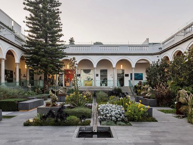 Esta casona en San Ángel esconde jardines llenos de arte, cafeterías y tiendas únicas