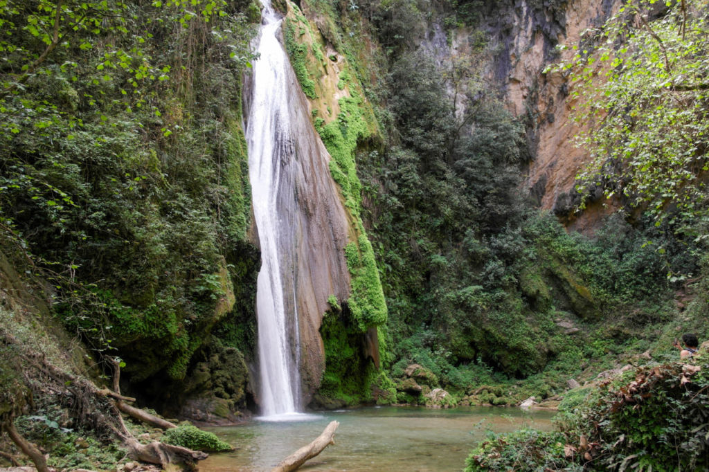 Cascada cerca del centro histórico de San Juan del Río en Querétaro