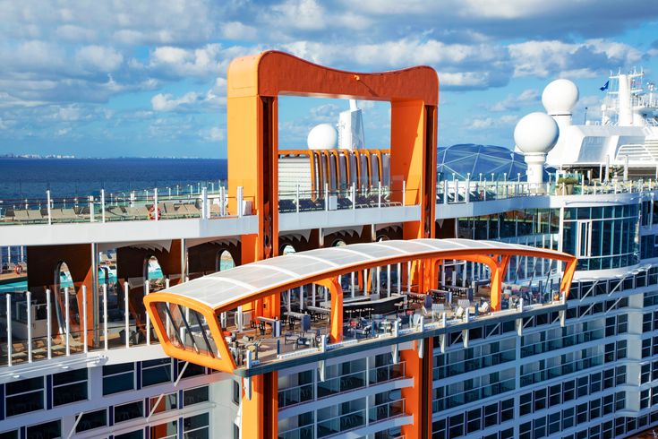 Bar flotante crucero