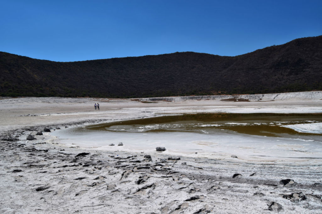 Descubre el destino en Guanajuato donde ver cráteres volcánicos con aguas termales