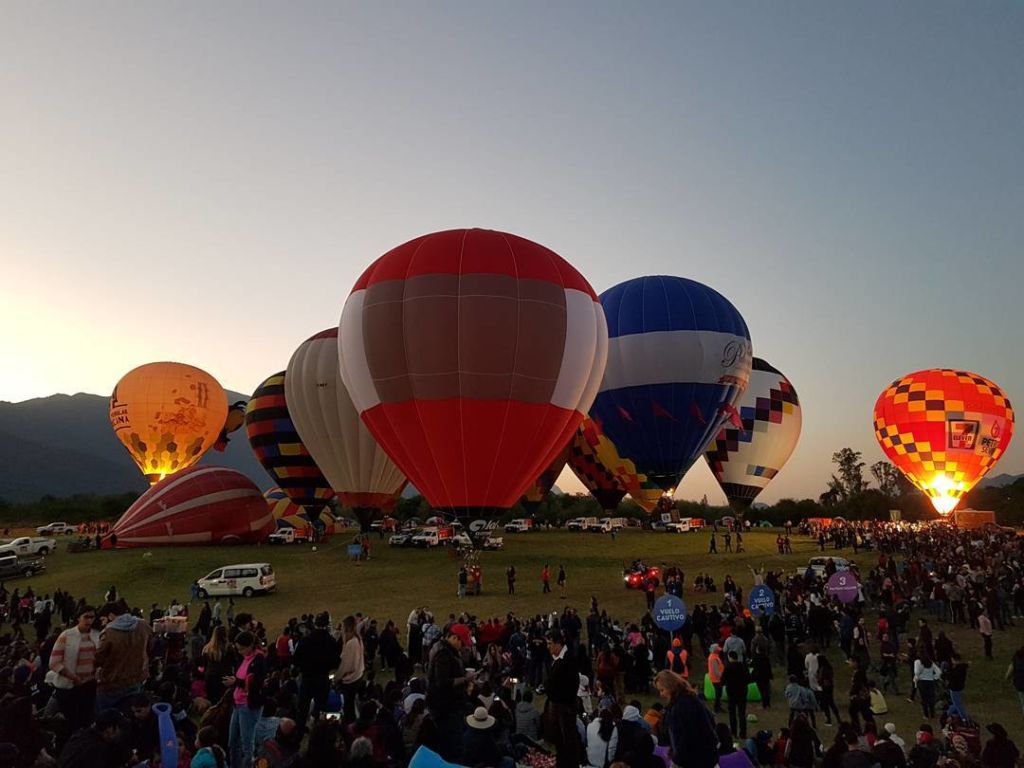 Creerán que es un paisaje de Capadocia, pero es un festival de globos en un Pueblo Mágico de México